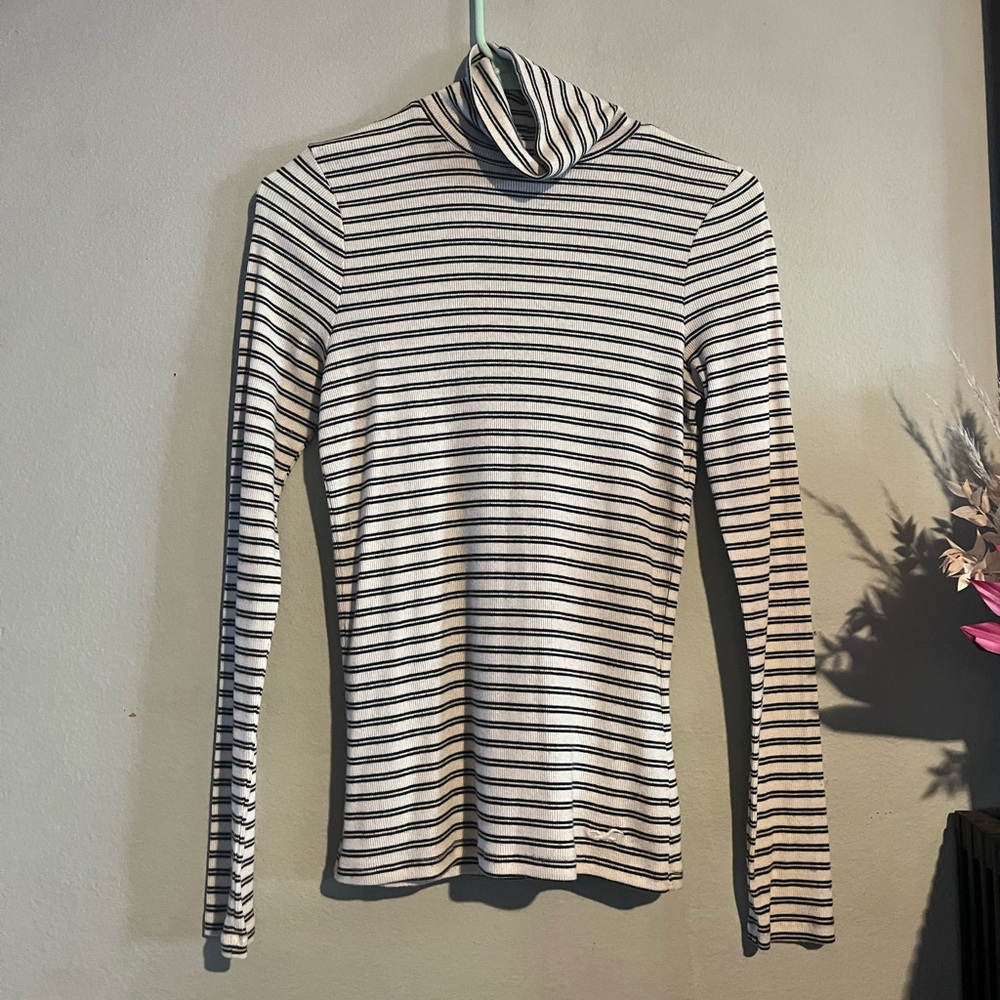 Hollister turtle neck